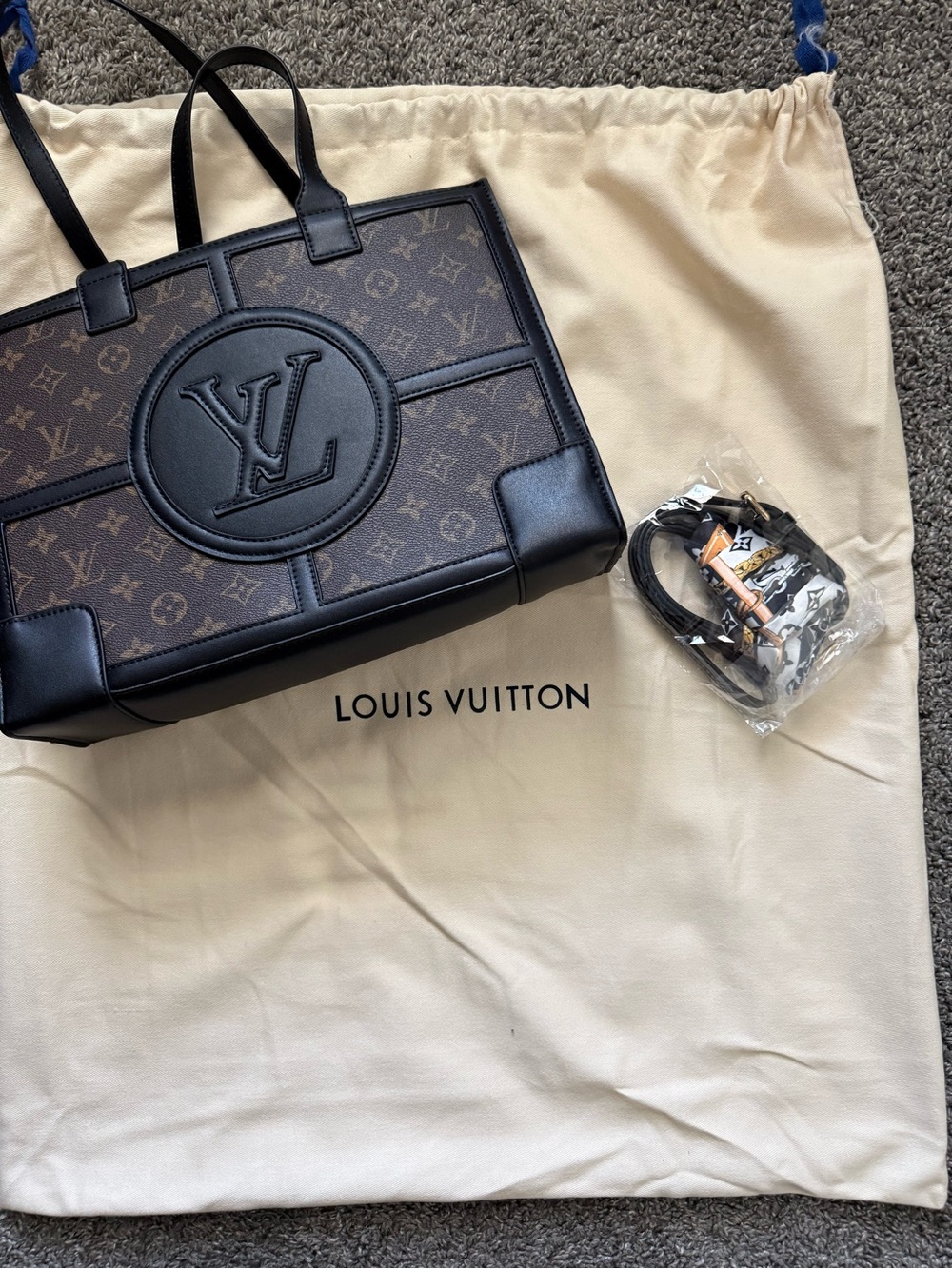 Brand New Designer Inspired Bag - Picture 2 of 6